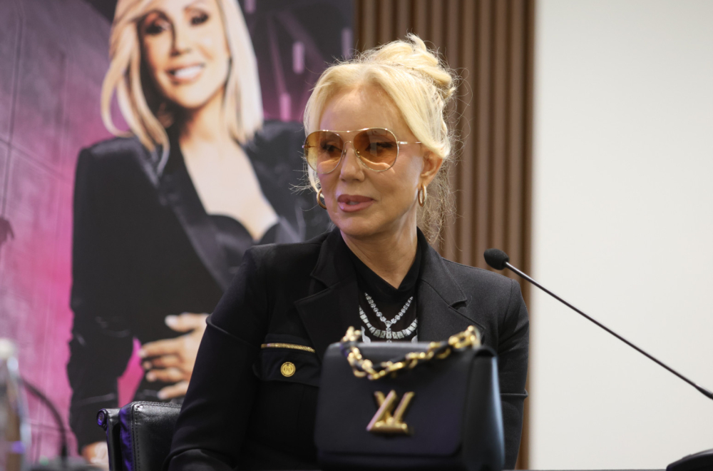 Lepa Brena u suzama poručila publici: "Pomozite mi da otpevamo pesmu za Sašu Popovića"