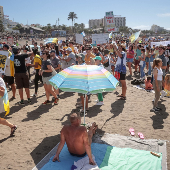 "Plaže pretrpane, more miriše na kanalizaciju": Turisti sve manje poželjni na ovim destinacijama FOTO