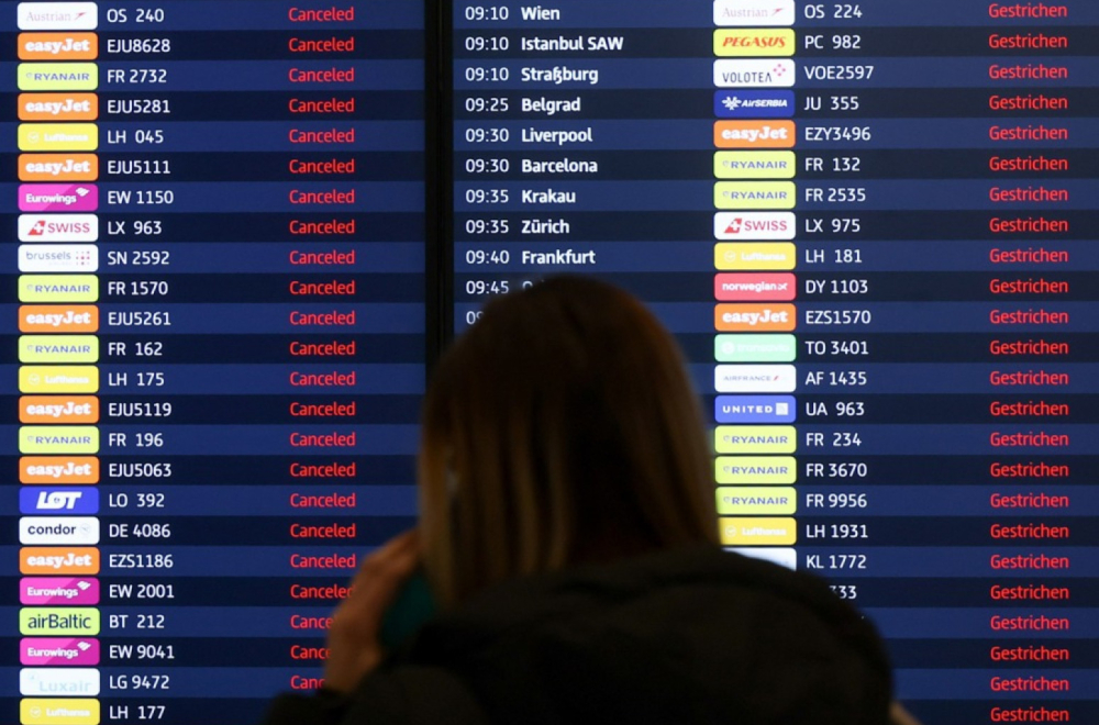 Haos na aerodromu; Leteli baloni puni cigareta