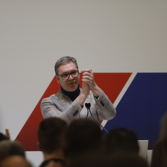 Vučić čestitao osvajanje bronzanih medalja na Evropskom prvenstvu u Osijeku