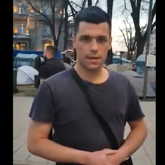 Student FTN iz Novog Sada pozvao na prekid blokade: Ljudi moji, olovka će pobediti sve VIDEO