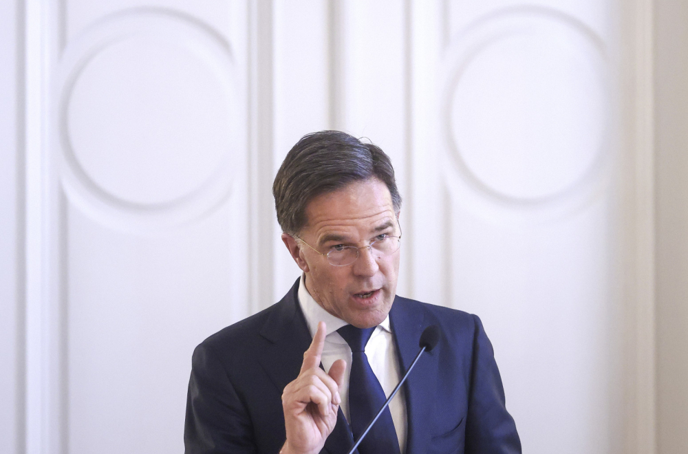 Sekretar NATO-a na KiM: "Naše trupe neumorno rade"