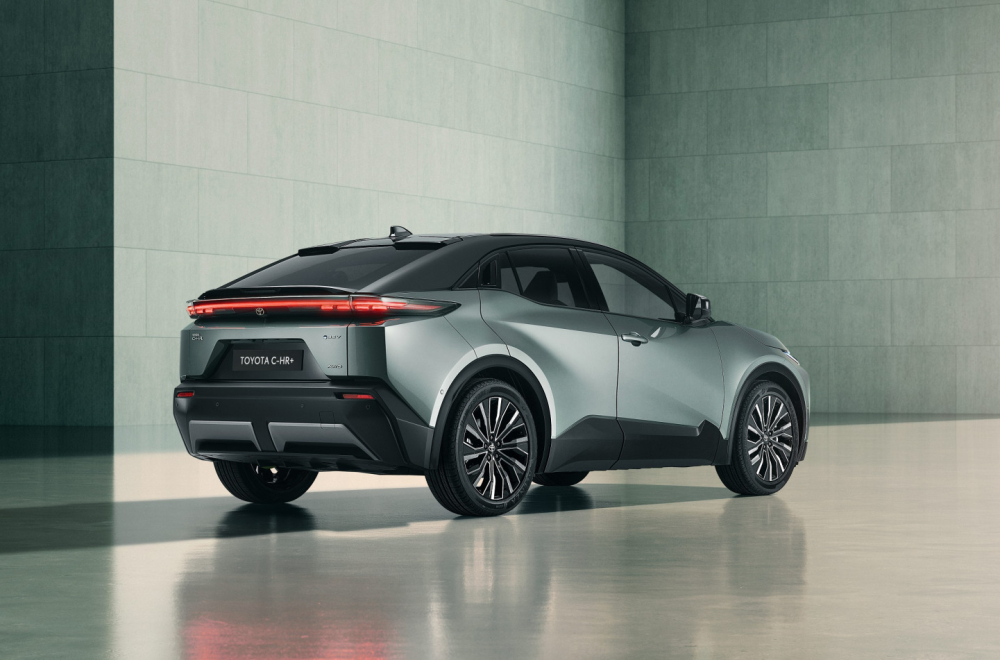Toyota nastavlja sa elektrifikacijom: Stigao je C-HR na struju FOTO