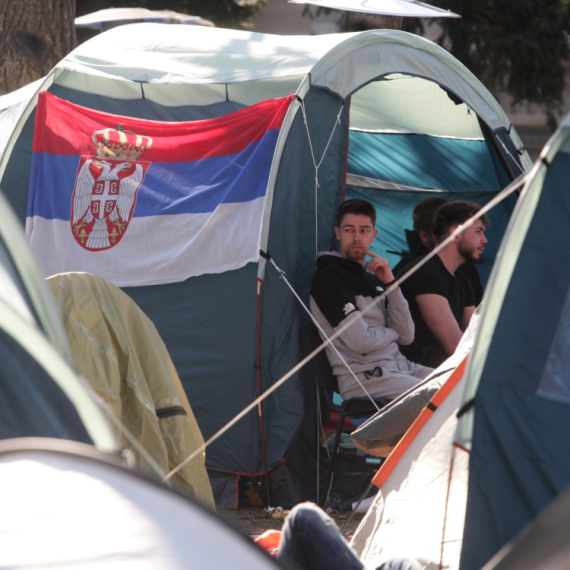Rektorka Državnog univerziteta u Novom Pazaru odgovorila studentima koji žele da uče FOTO