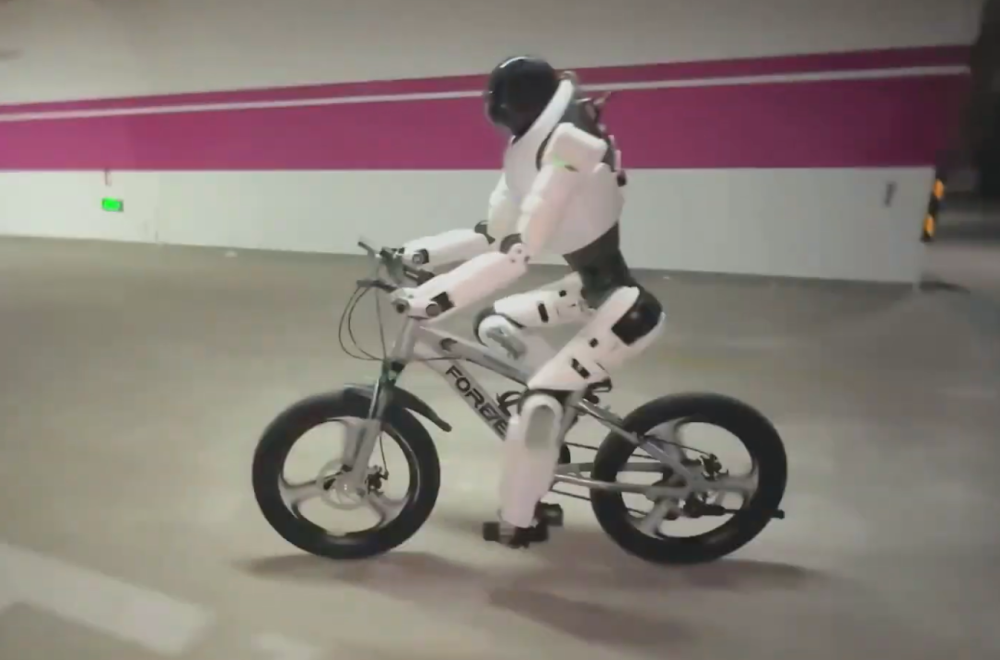 Predstavljen robot koji vozi bicikl i obavlja zadatke bez treniranja VIDEO