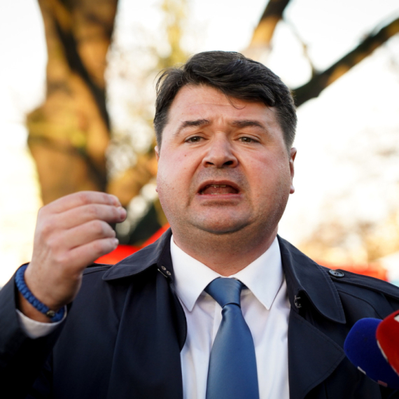 Petrov o saboru 12. aprila: "Nadam se jednom svetlu koje će nas izvesti iz ovog sivila"