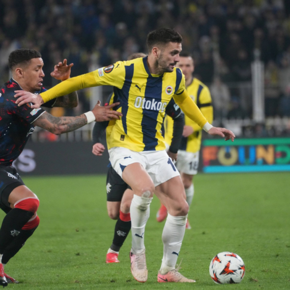 Rezervista Tadić tragičar na "Ajbroksu" – Fener ispao posle velikog povratka