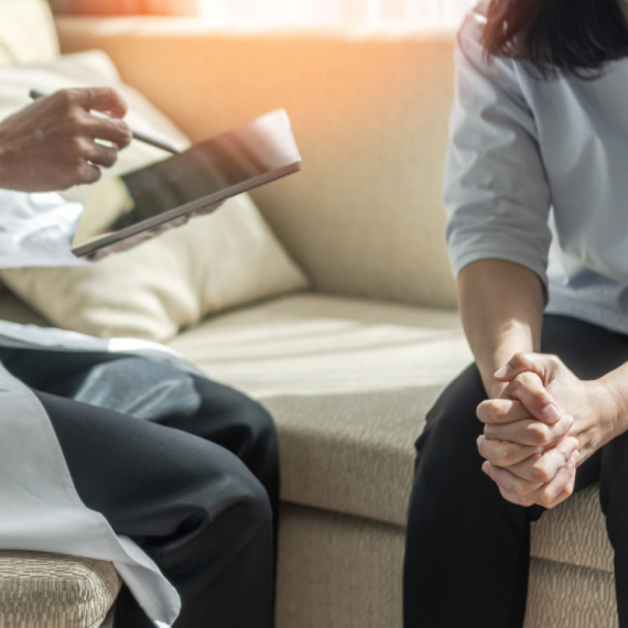 Kada telo počne da usporava: Tihi znaci Parkinsonove bolesti koje mnogi ignorišu