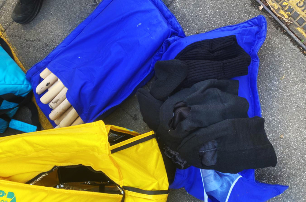 Pronađene torbe sa palicama, fantomkama, Molotovljevim koktelima u centru Beograda FOTO/VIDEO