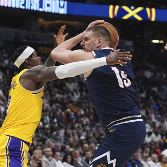 Jokić i Marej srušili desetkovane Lejkerse VIDEO