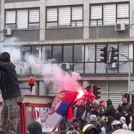 "Glasaće se samo za studentsku listu, a bilo ko iz opozicije ko izađe samostalno, proći će kao SPO 2000..."