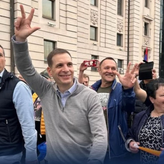 Mirno okupljanje ili ne? Na protestima blokadera i Miloš Jovanović FOTO