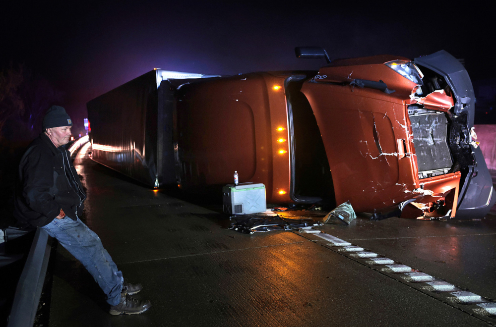 Kataklizma u SAD: Najmanje 32 osobe poginule u smrtonosnoj oluji FOTO