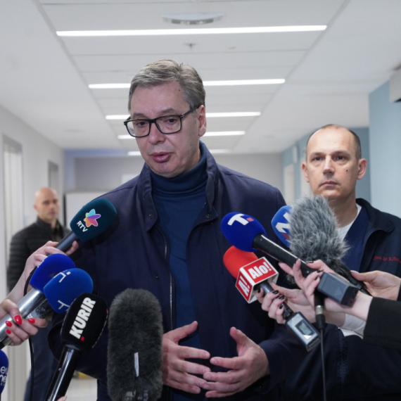 Vučić: Upravo sam sam završio razgovor sa Dodikom; Situacija je sve teža