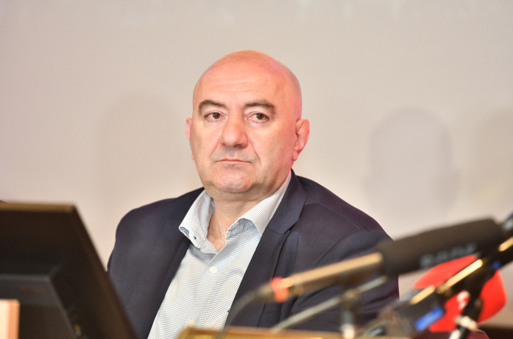 Ovo je istina o spinu da je na protestu korišćen zvučni top; Stručnjak za bezbednost objasnio sve o tome