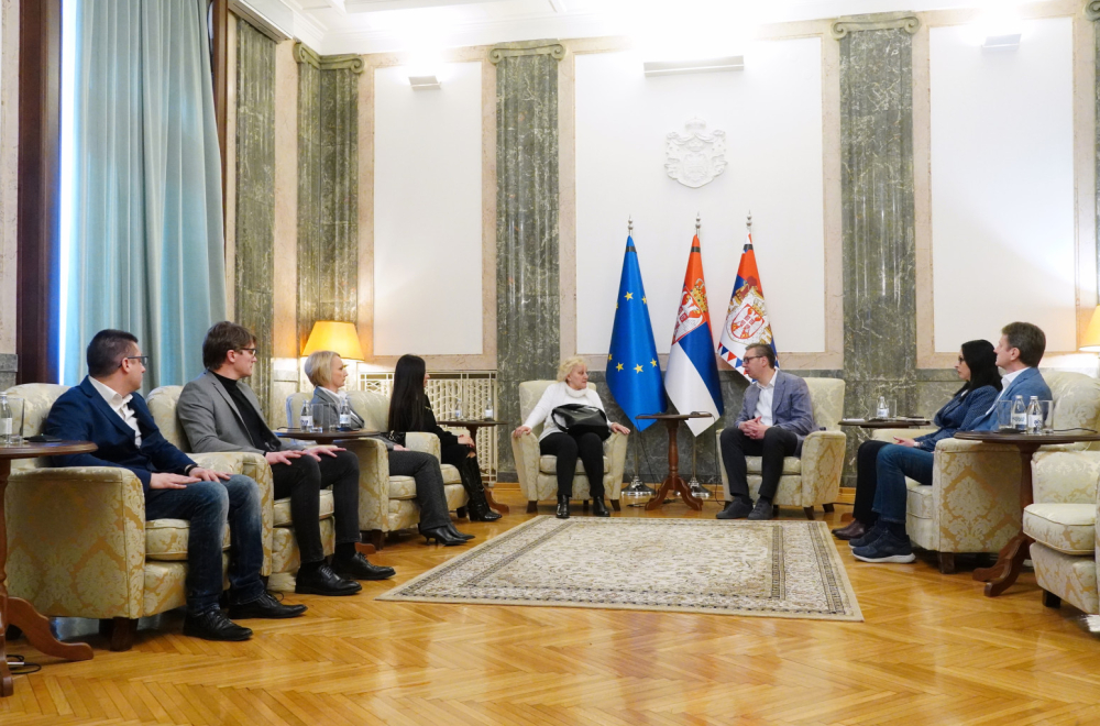 Vučić razgovarao sa zaposlenima u opštini Obrenovac koje je opozicija napala: Svi će biti uhapšeni FOTO/VIDEO