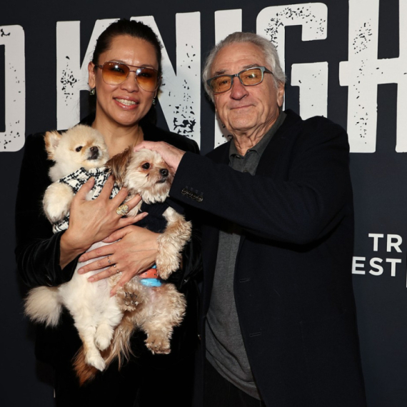 Robert De Niro s 35 godina mlađom partnerkom na crvenom tepihu FOTO