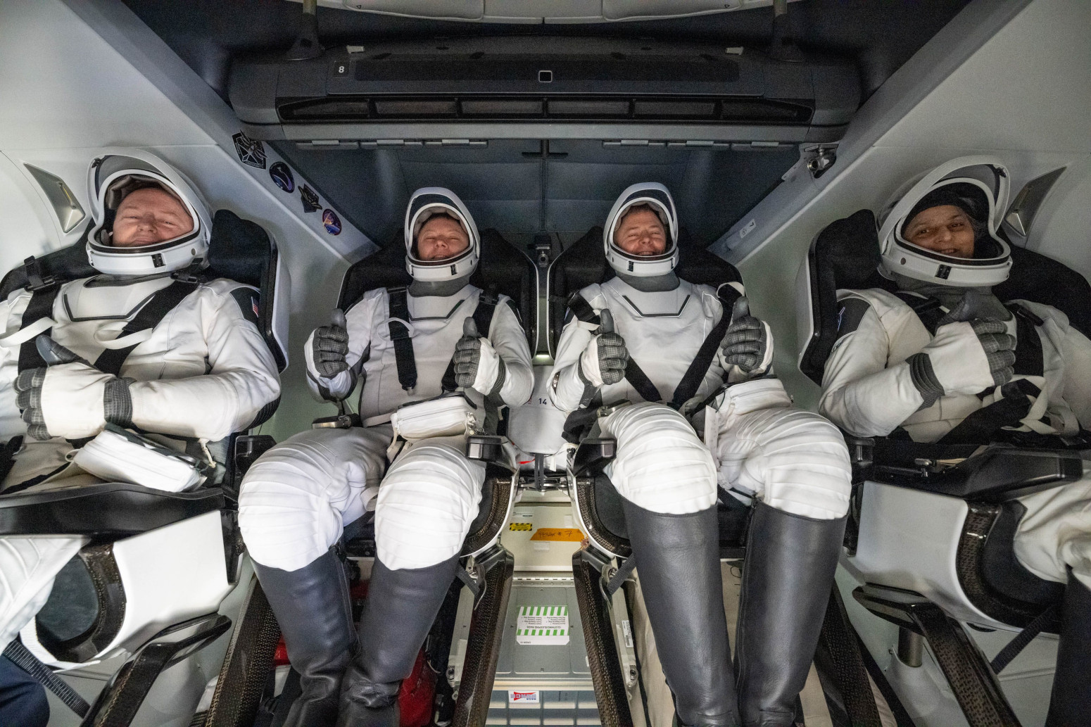 Astronauti se vratili na Zemlju posle skoro 10 meseci u svemiru FOTO/VIDEO