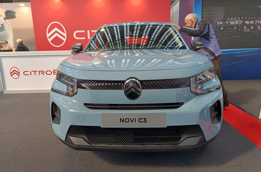 Istorijska poseta: Na Sajmu tokom vikenda 60.000 ljubitelja automobila!