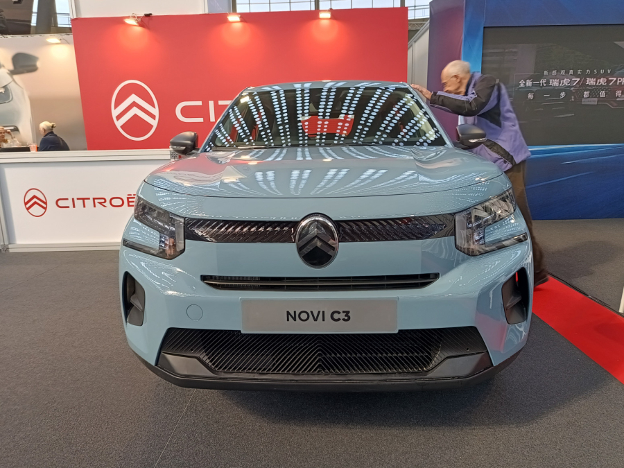 Najskuplji auto na sajmu košta 480.000 evra – najviše se traže oni od 15.000 FOTO