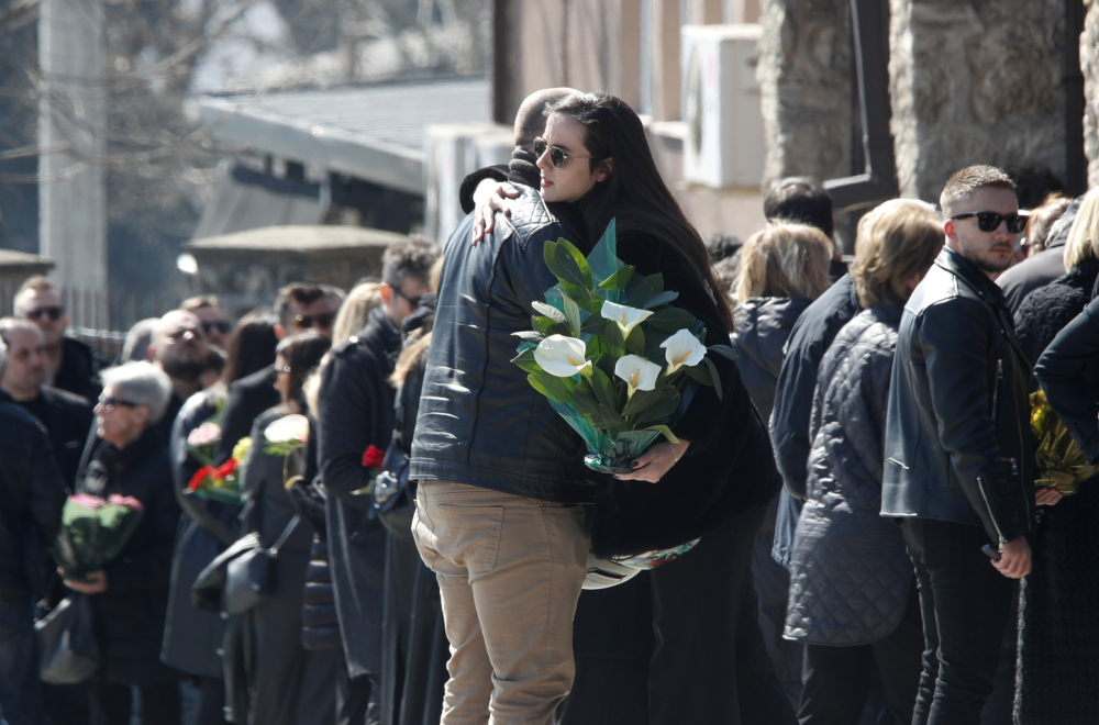 Dostojanstveno, uz suze, jecaje i molitvu sahranjena 31 žrtva u Kočanima FOTO/VIDEO