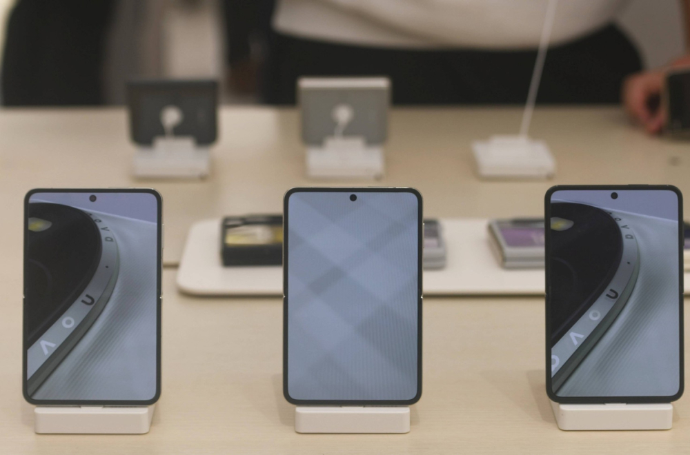 Huawei predstavio novi preklopni telefon, evo kako izgleda VIDEO