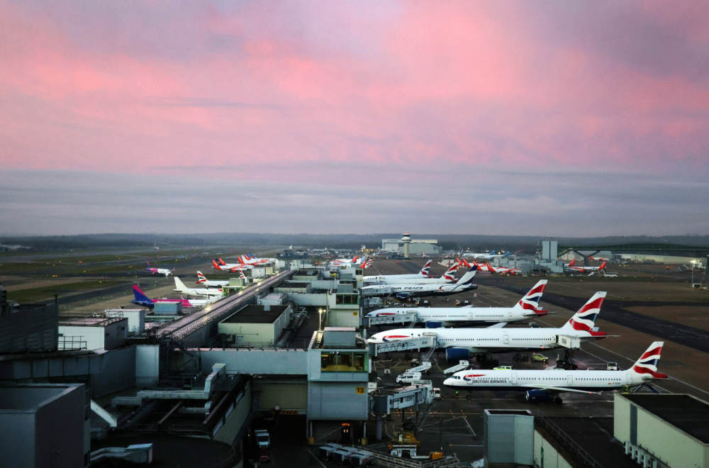 Zatvoren najveći aerodrom u Evropi: Zbog požara nestala struja, sve staje, očekuje se totalni haos VIDEO