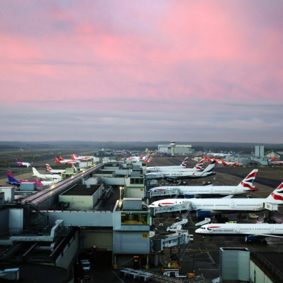 Zatvoren najveći aerodrom u Evropi: Zbog požara nestala struja, sve staje, očekuje se totalni haos VIDEO