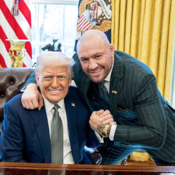 Mekgregor kao Tramp – kandiduje se za predsednika Irske zbog migranata!