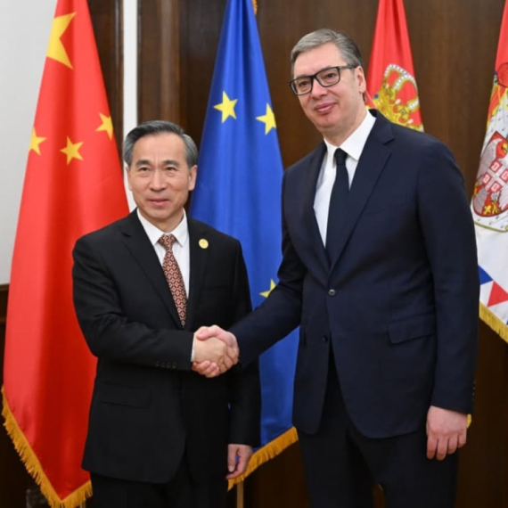 Vučić with Ren Hongbin: "The fast and efficient implementation of the Free Trade Agreement a priority" PHOTO