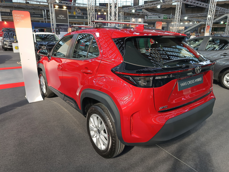 Toyota na sajmu automobila u Beogradu: Od igle do lokomotive FOTO