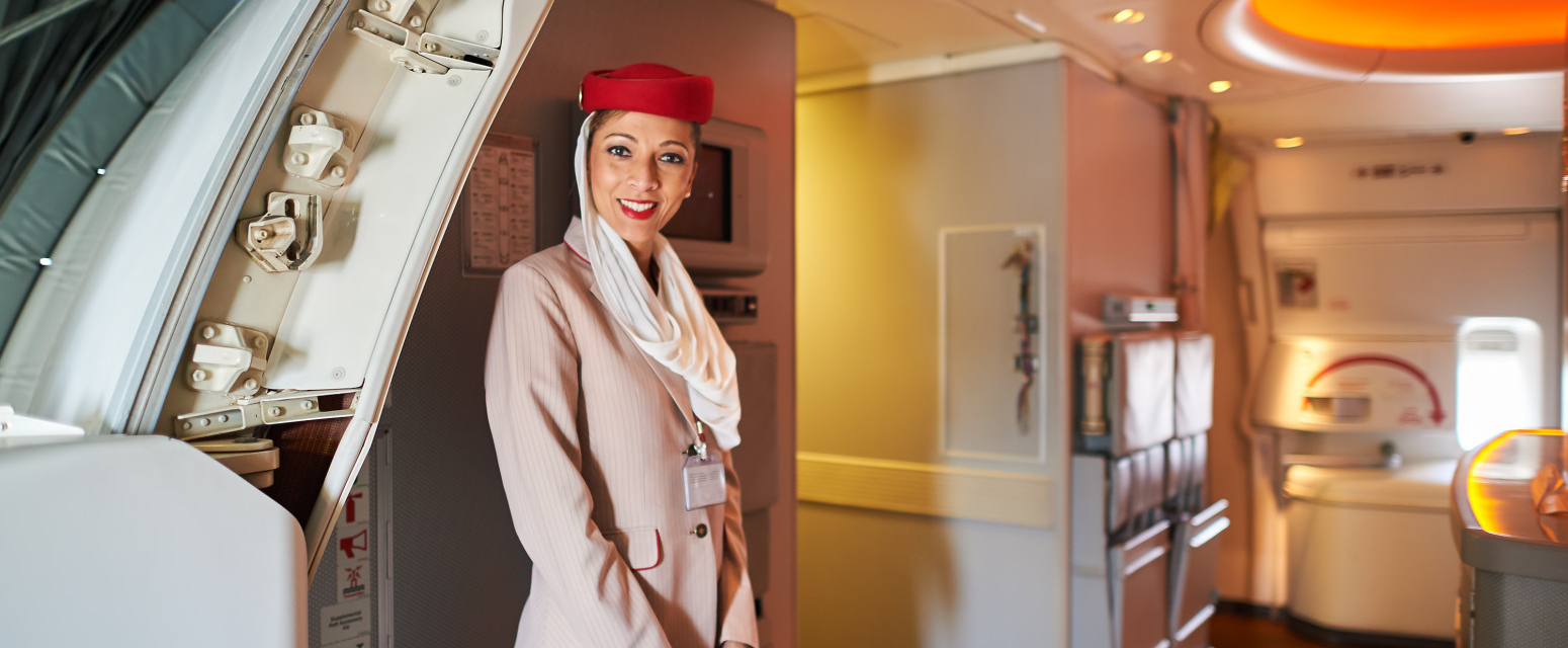 Zašto nas stjuardese pozdravljaju pri ulasku u avion? I ne, nije iz pristojnosti