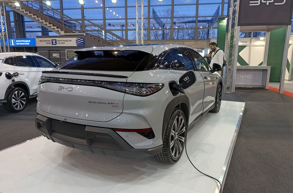 BYD nadmašio Teslu: Ima punjač četiri puta brži od Superchargera?!