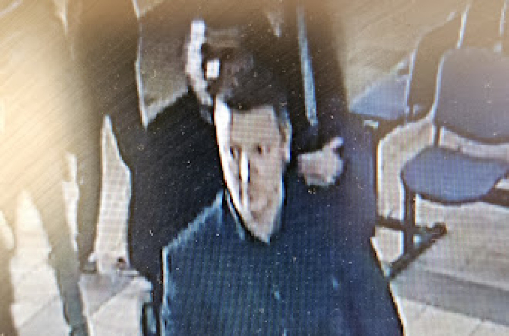 Ovo je nasilnik koji je udario ženu u opštini Voždovac: Pesnicom na majku dvoje dece FOTO/VIDEO