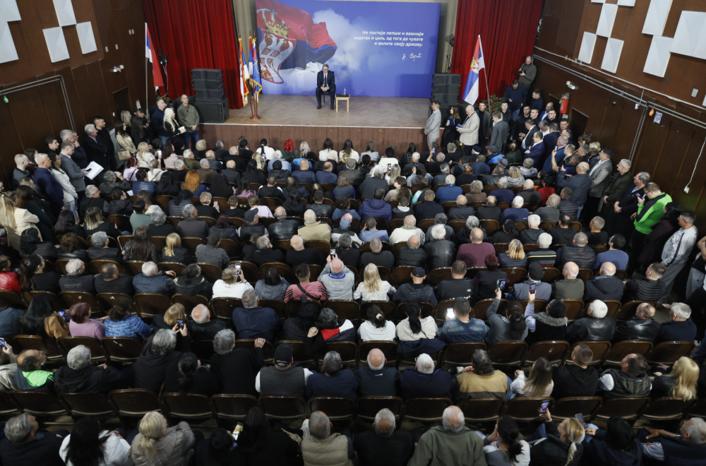 Vučić: Propala im je revolucija, pa lažu o zvučnom topu; Nećemo da dozvolimo da nam unište Srbiju