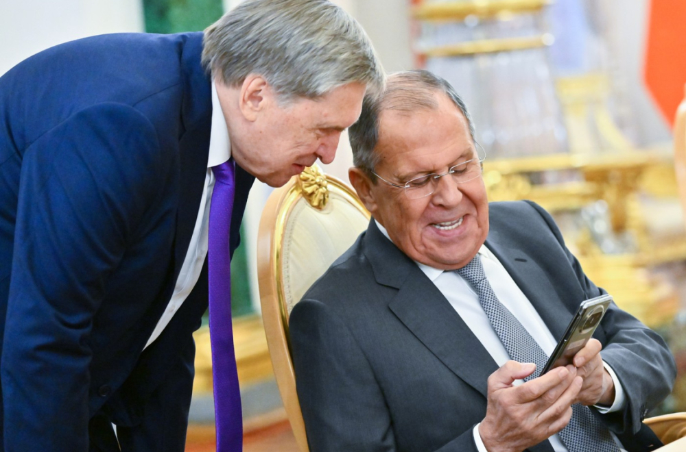 Pohvala do pohvale; "On je najtalentovaniji, najsposobniji i najpametniji"