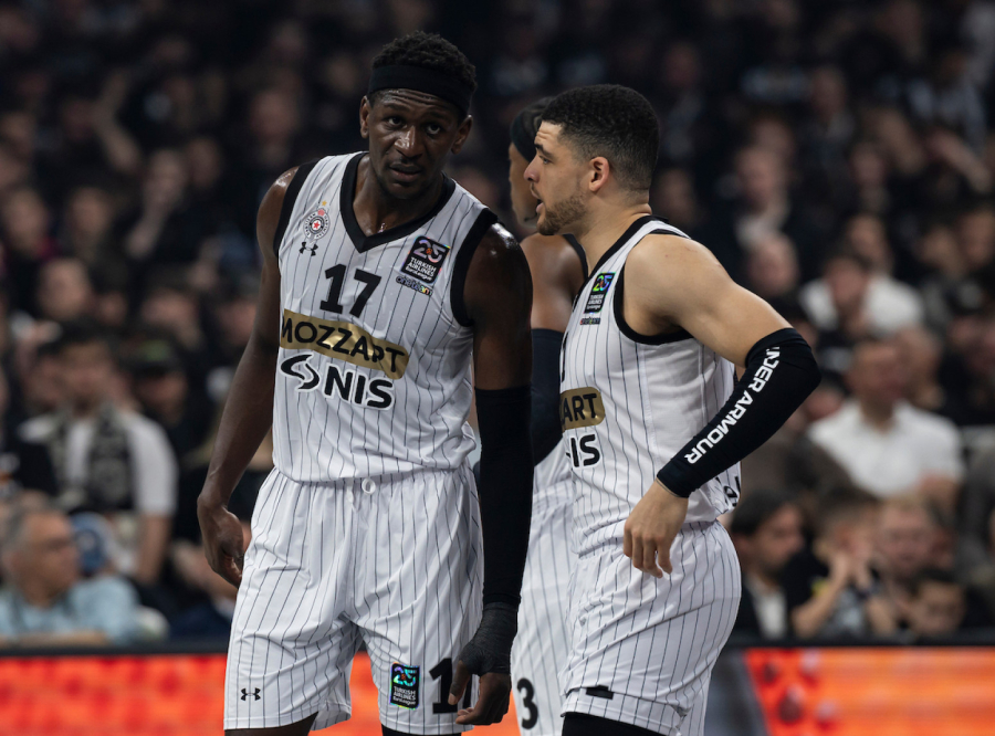 Agonija u Areni: Efes ponizio Partizan