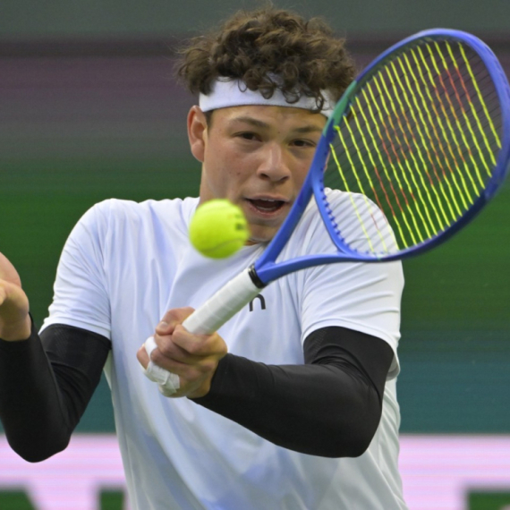 Zverev rutinski, "hladan tuš" za Šeltona VIDEO