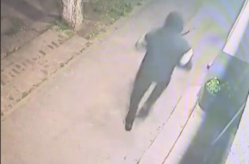Objavljen snimak na kome se vidi napadač koji je pucao na Bojana Mihajlovića VIDEO