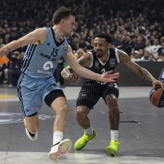 Partizan srušio Albu – Dejvis dominirao, Karlik "flertovao" sa dabl-dablom VIDEO