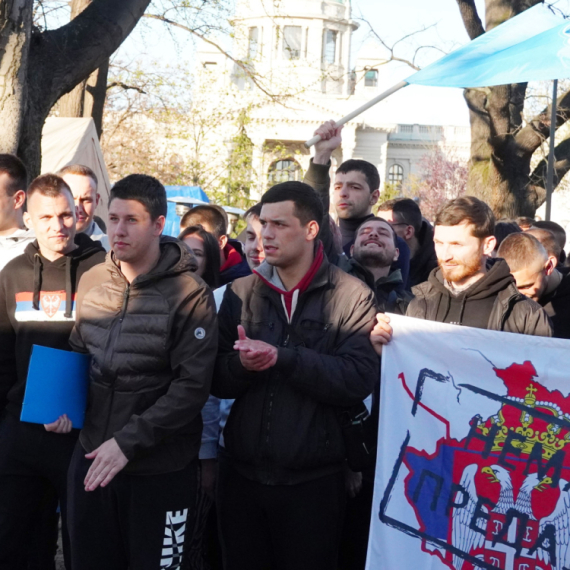 Studentima koji žele da uče predstavljeni krediti za mlade u Pionirskom parku