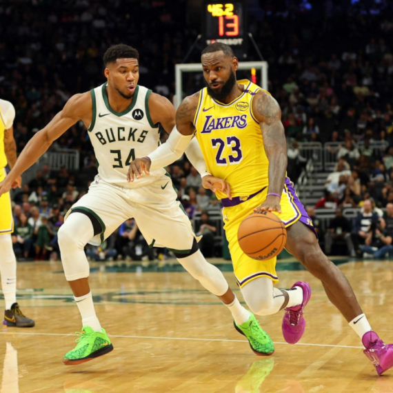 Lebron o Janisu: "Ubacio bi 250 poena" VIDEO