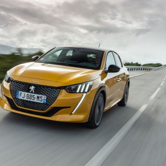 Stellantis opozvao 700.000 automobila, mnogi popularni i ovde – proverite da li je vaš na listi