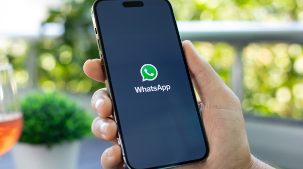 Konačno stiglo: WhatsApp omogućio dva naloga na iPhone-u i moćne AI funkcije