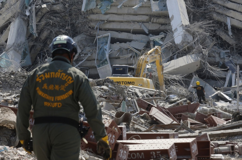 Another strong earthquake; The number of dead exceeded a thousand