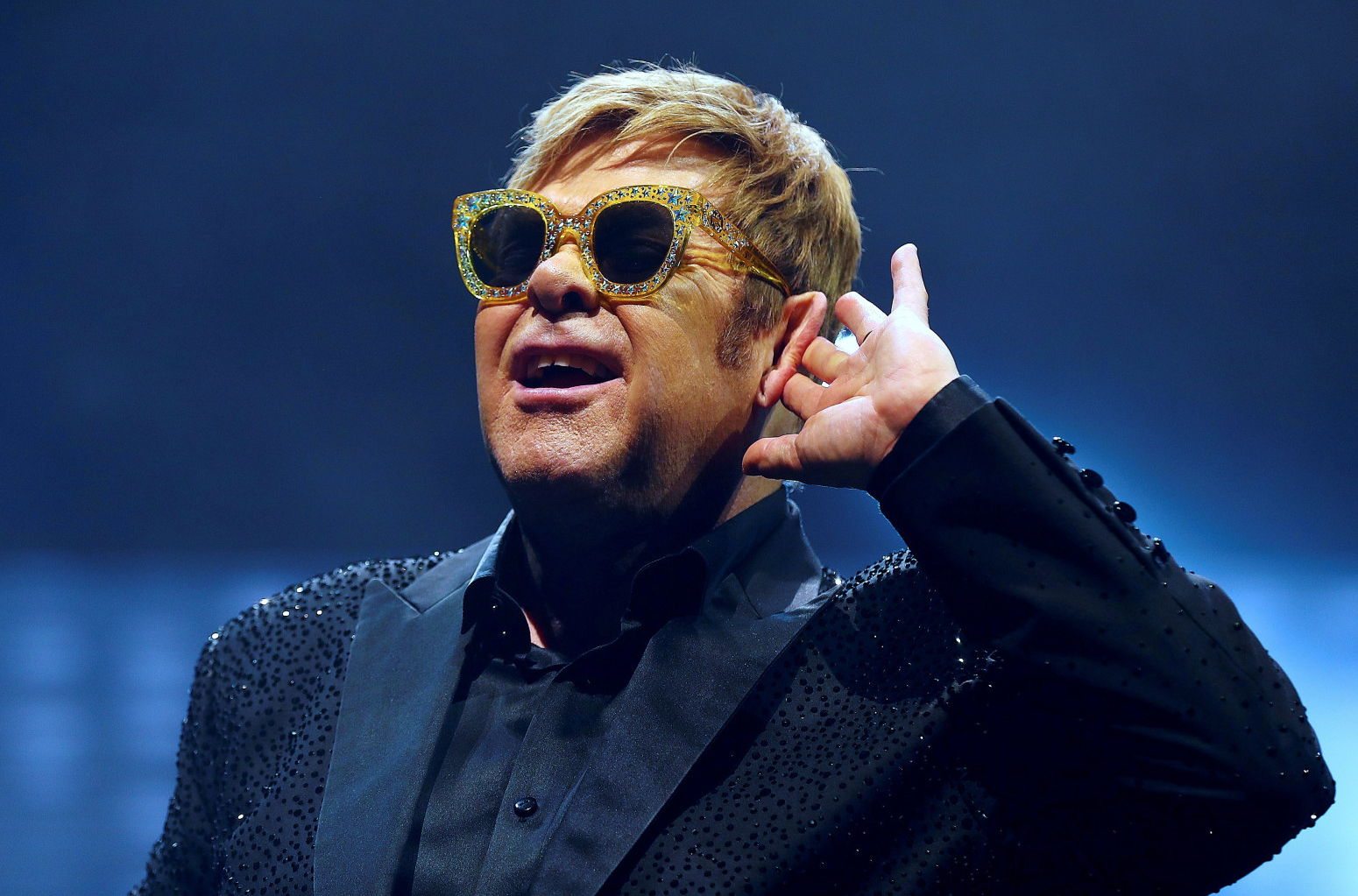 Elton Džon ljut kao ris: "Poneli su se kao totalni gubitnici, tužiću ih" FOTO/VIDEO