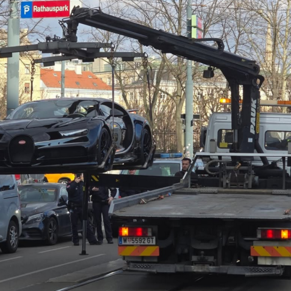 Leti leti... Bugatti! Zaplenili mu auto jer je (baš baš) divljao po ulici FOTO