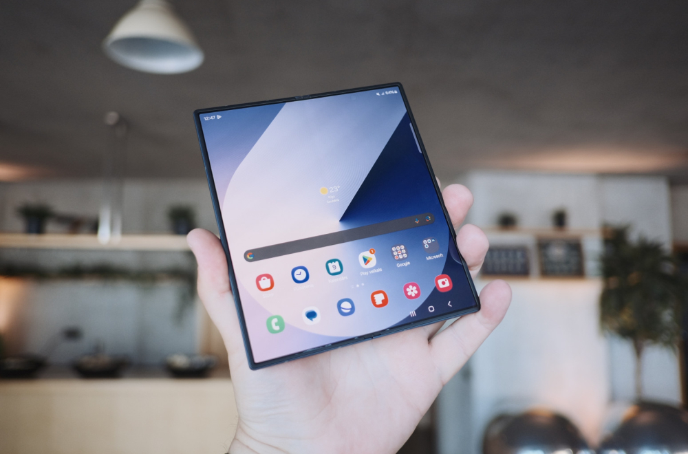 Samsung želi telefon koji se savija i ka unutra i ka spolja
