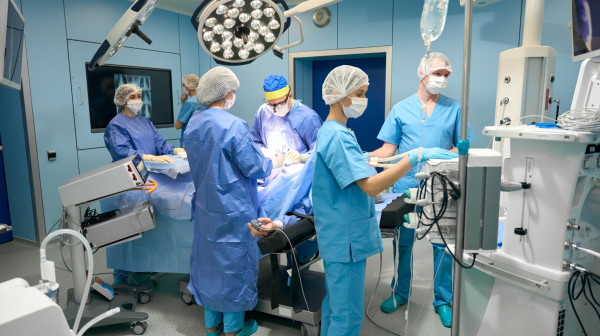 Sveštenik umro posle transplantacije jetre: Anesteziolog upozorava na jednu stvar VIDEO