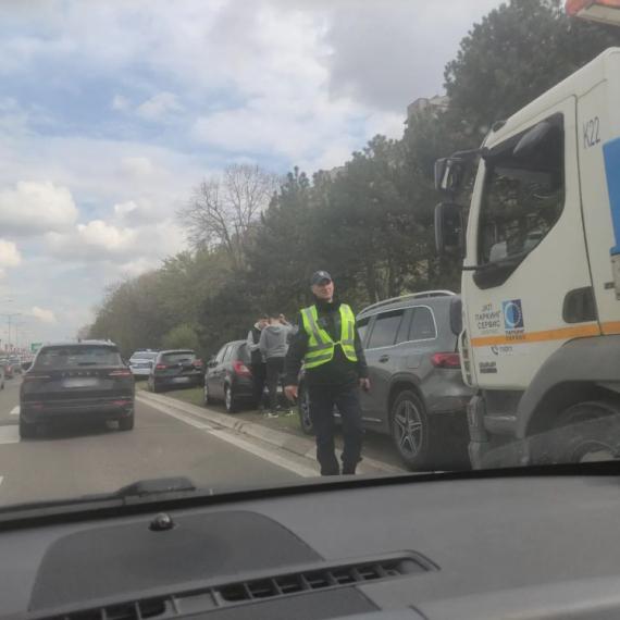 Totalni kolaps na auto-putu kod Sava centra, vozila stoje; Ovo je razlog FOTO/VIDEO